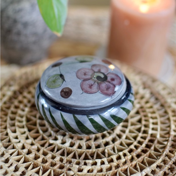 Tonala Mexico Vintage Pottery Trinket Box, Hand-painted - Picture 2 of 10